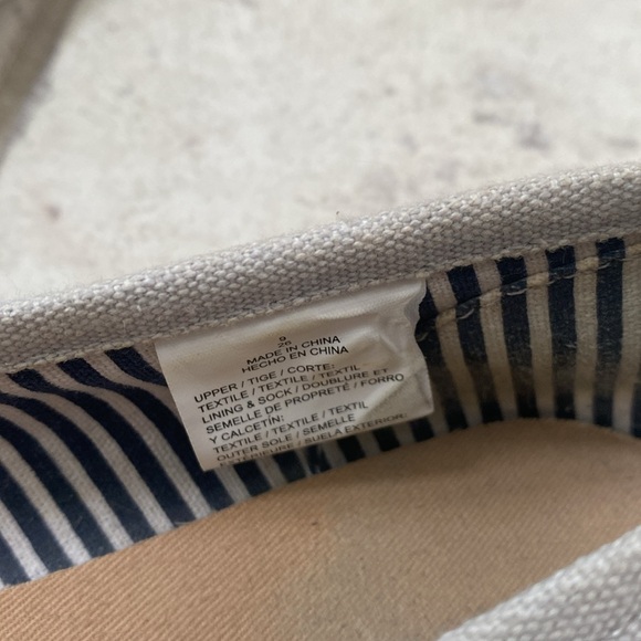 Grey flats - Picture 3 of 3